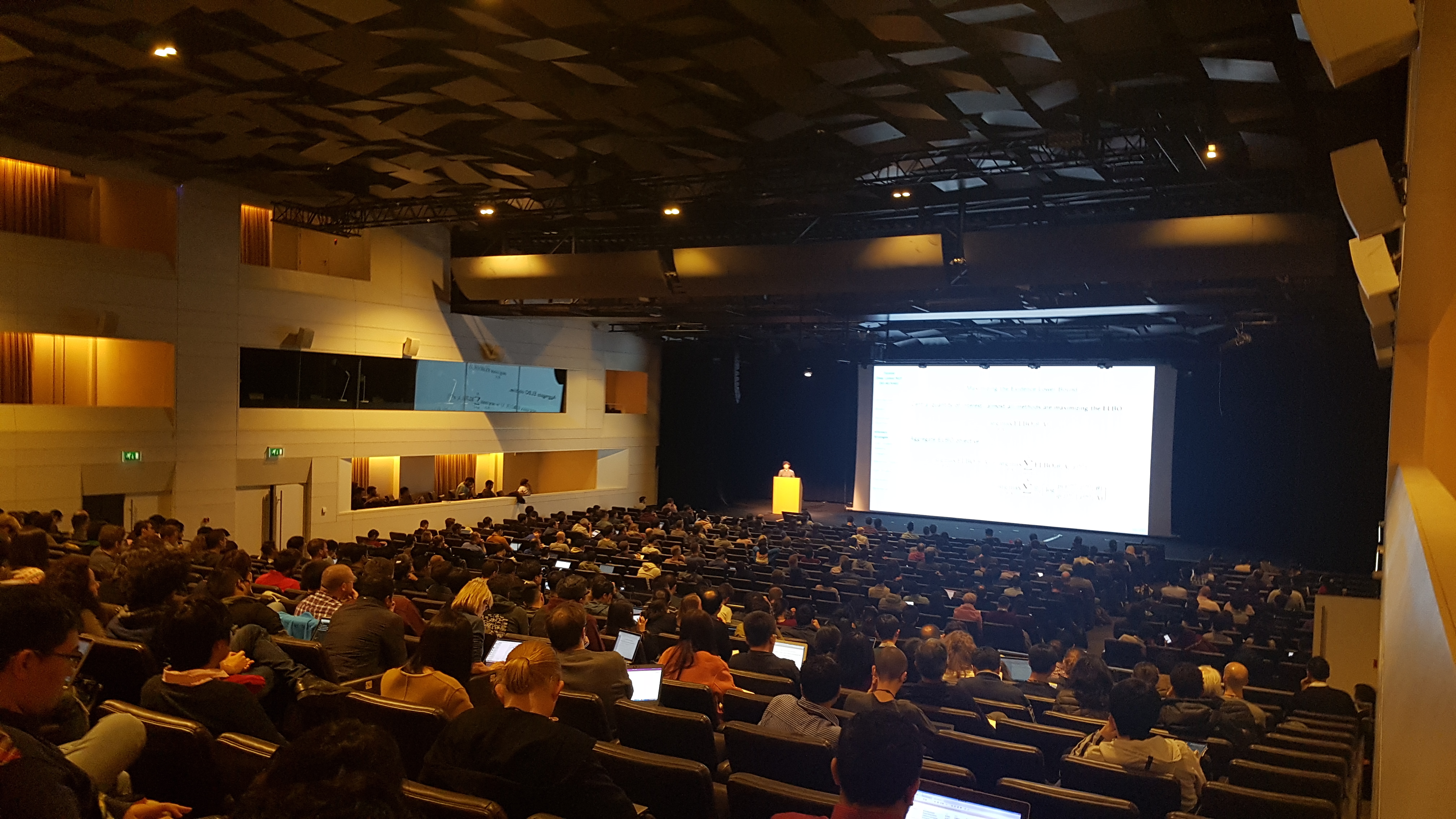 네이버, 자연어처리 분야 최고 권위의 국제 학회인 ‘EMNLP2018’ 참석해 연구성과 공유